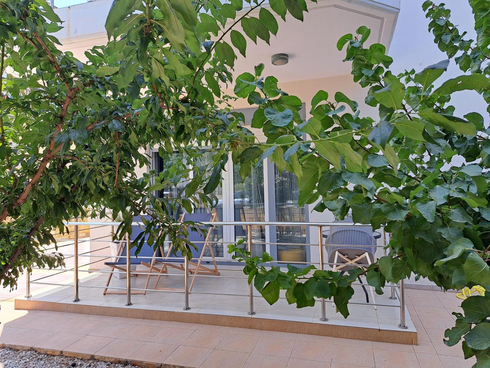Chania Sweet Ground-Floor Apt Chrissi Akti Chania Exterior foto